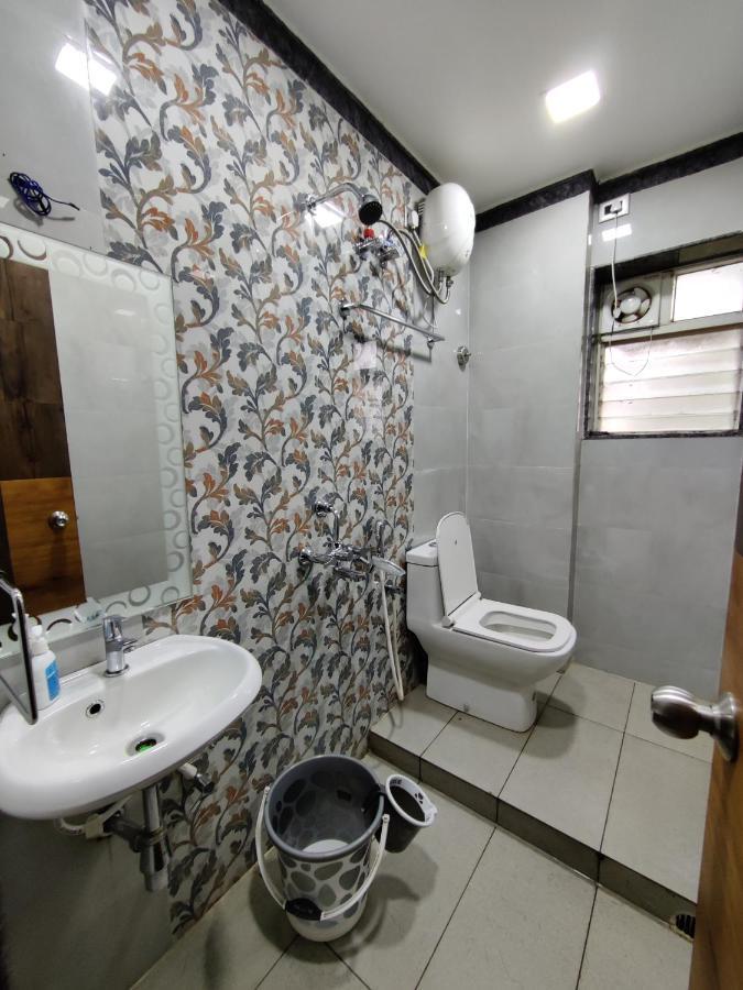 Sakuntala Residency Hotel บูบันเนสชวาร์ ภายนอก รูปภาพ